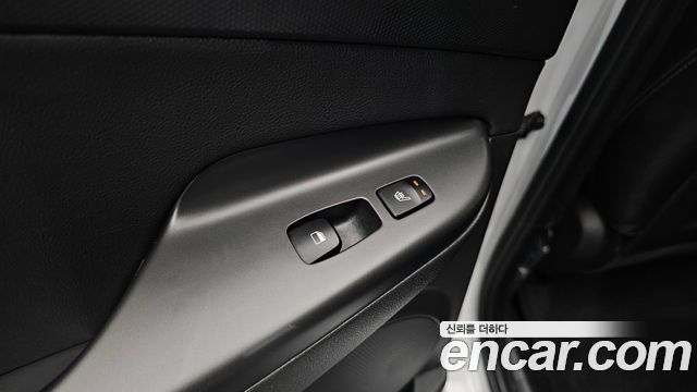 Hyundai Kona 2023 — photo 25