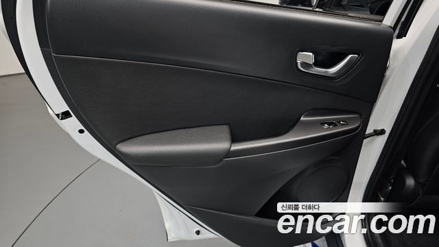 Hyundai Kona 2023 — photo 15