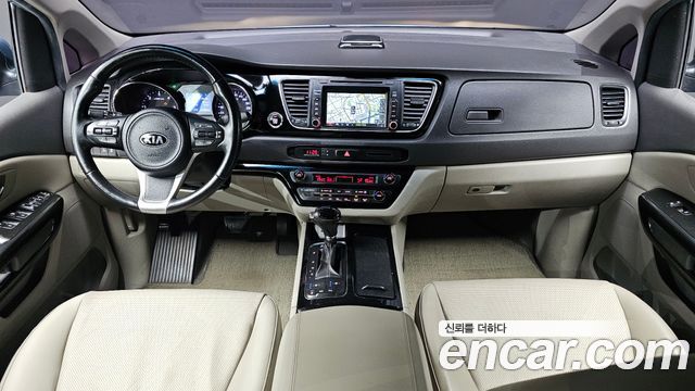 Kia Canival 2016 — photo 10