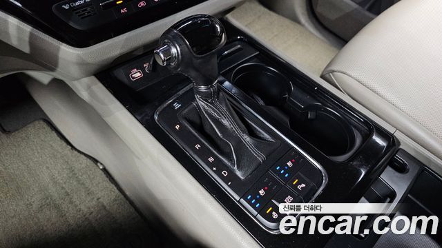 Kia Canival 2016 — photo 12