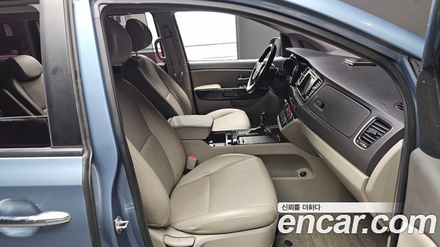 Kia Canival 2016 — photo 13