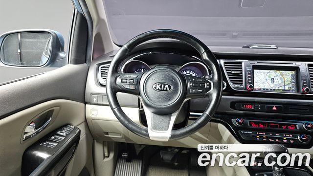 Kia Canival 2016 — photo 19
