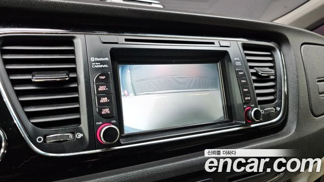 Kia Canival 2016 — photo 21