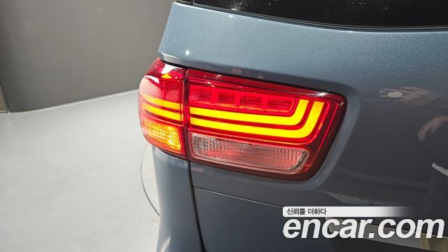 Kia Canival 2016 — photo 9