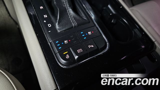 Kia Canival 2016 — photo 29