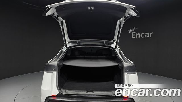 Tesla Model Y 2025 — photo 26
