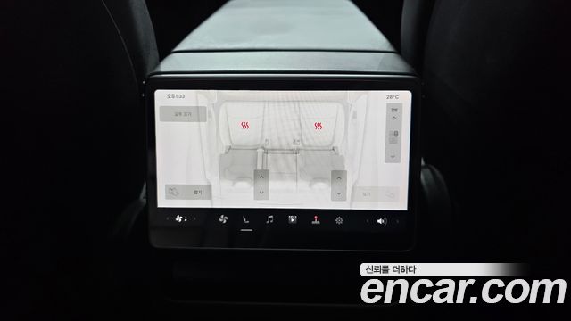 Tesla Model Y 2025 — photo 30