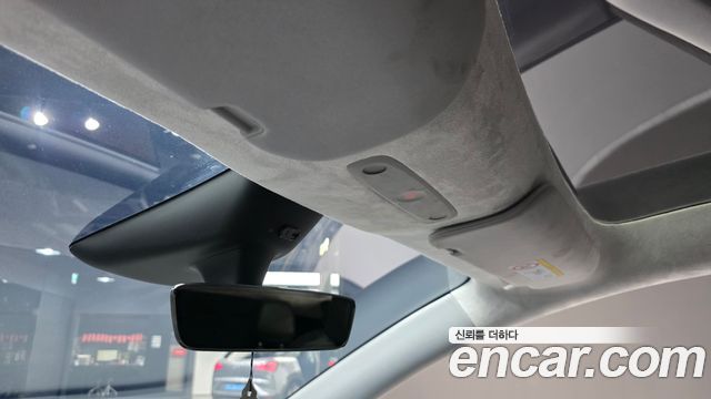 Tesla Model Y 2025 — photo 33