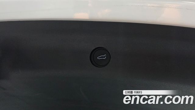 Tesla Model Y 2025 — photo 34