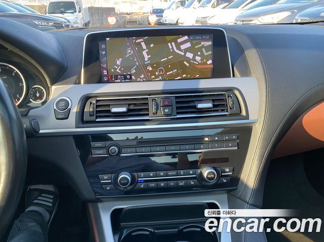 BMW 6-Series 2018 — photo 10