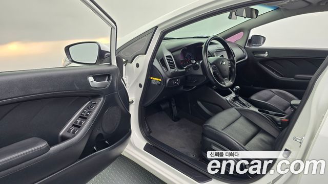 Kia K3 2015 — photo 13