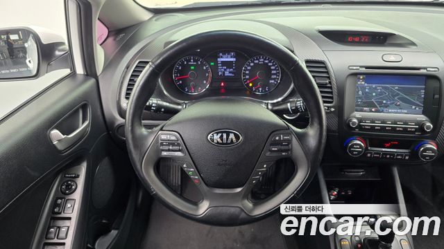 Kia K3 2015 — photo 19