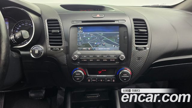 Kia K3 2015 — photo 20