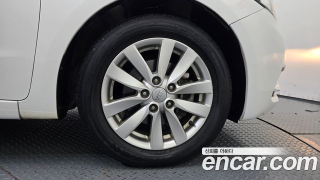 Kia K3 2015 — photo 7