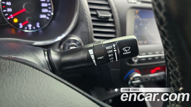 Kia K3 2015 — photo 28
