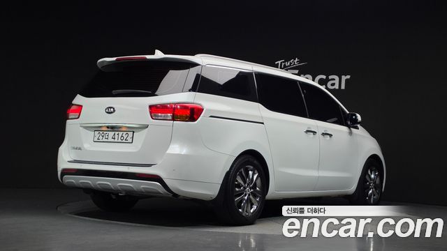 Kia Canival 2016 — photo 2