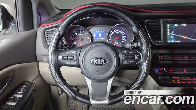 Kia Canival 2016 — photo 12