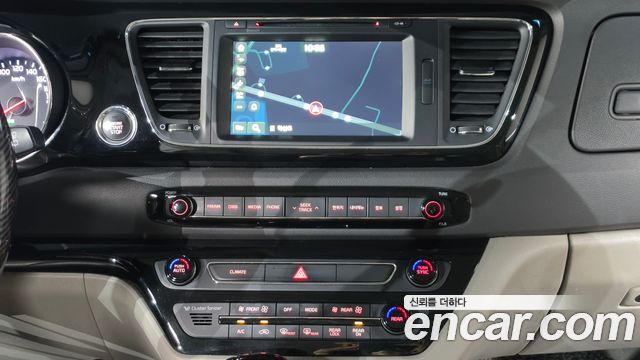 Kia Canival 2016 — photo 13