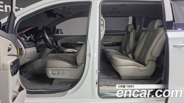 Kia Canival 2016 — photo 15