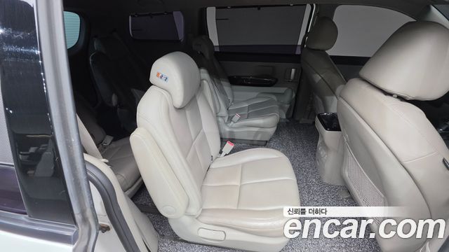 Kia Canival 2016 — photo 19