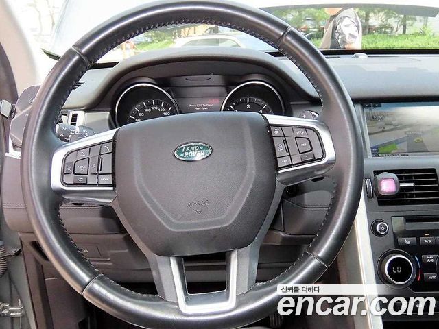 Land Rover Discovery Sport 2016 — photo 8