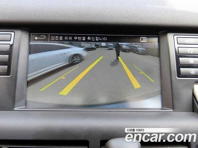 Land Rover Discovery Sport 2016 — photo 14