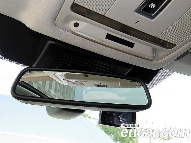 Land Rover Discovery Sport 2016 — photo 15