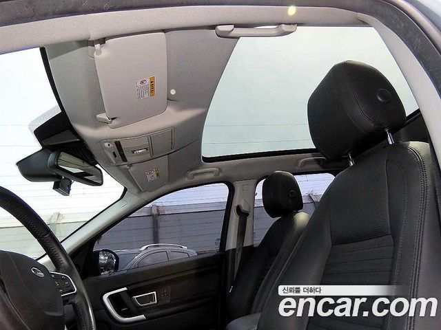 Land Rover Discovery Sport 2016 — photo 16