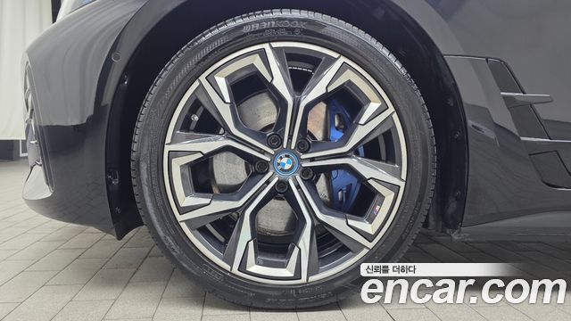BMW i4 2023 — photo 5