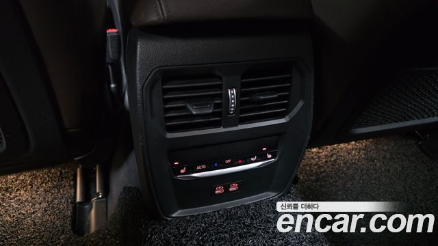 BMW i4 2023 — photo 24