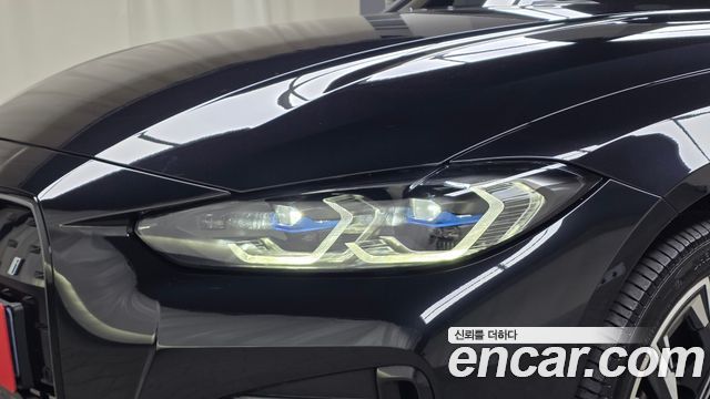 BMW i4 2023 — photo 8