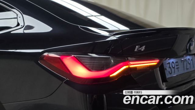 BMW i4 2023 — photo 9
