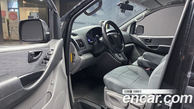 Hyundai Starex 2017 — photo 10