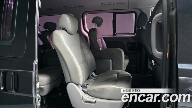 Hyundai Starex 2017 — photo 11