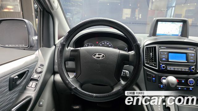 Hyundai Starex 2017 — photo 14