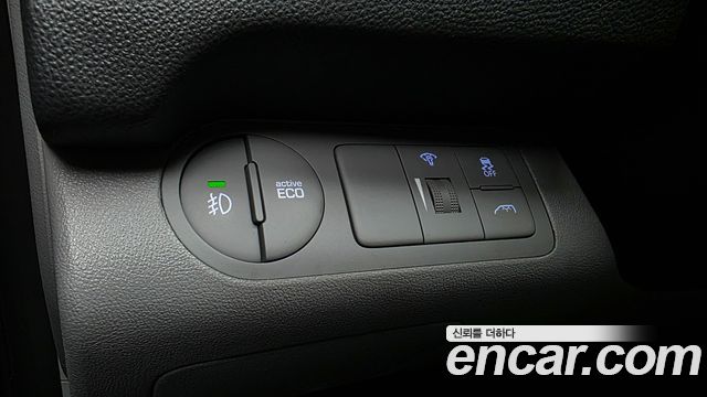 Hyundai Starex 2017 — photo 20