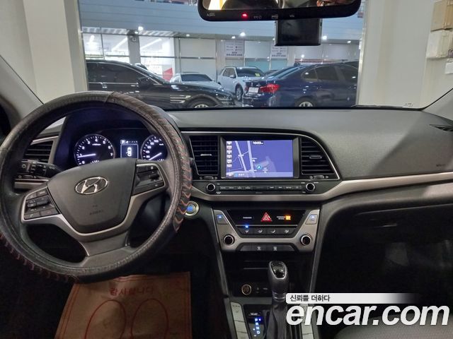 Hyundai AVANTE 2018 — photo 6
