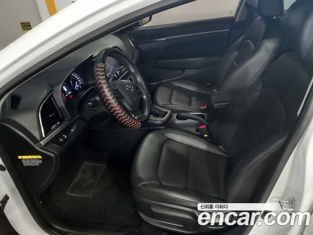 Hyundai AVANTE 2018 — photo 7