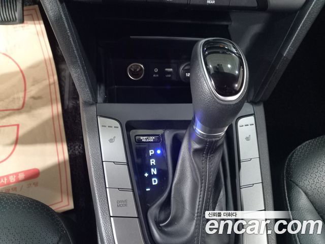Hyundai AVANTE 2018 — photo 15