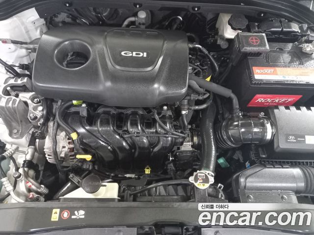 Hyundai AVANTE 2018 — photo 17