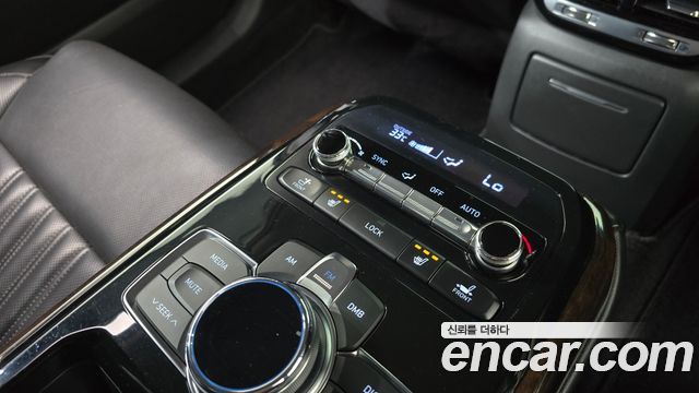 Genesis EQ900 2017 — photo 22