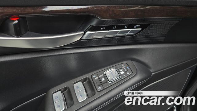 Genesis EQ900 2017 — photo 30