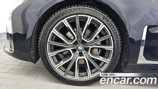 BMW 7-Series 2021 — photo 5