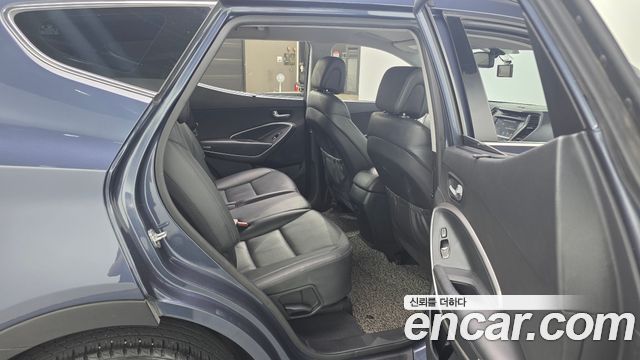 Hyundai Santafe 2018 — photo 17