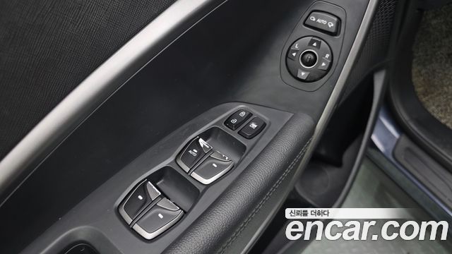 Hyundai Santafe 2018 — photo 28