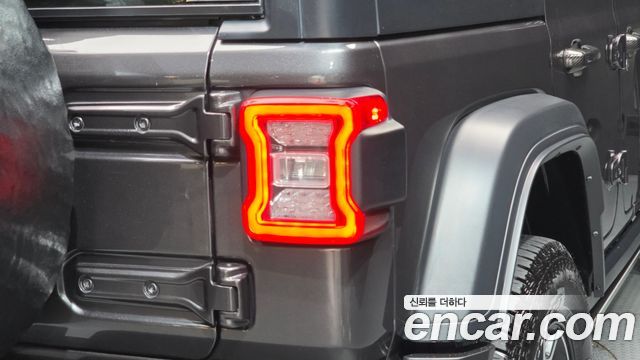 Jeep Wrangler 2022 — photo 9