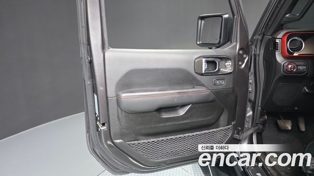 Jeep Wrangler 2022 — photo 14