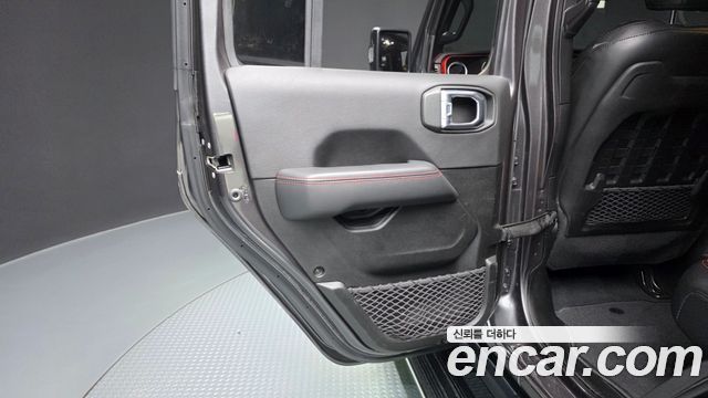Jeep Wrangler 2022 — photo 15