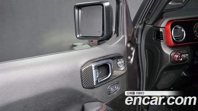 Jeep Wrangler 2022 — photo 27