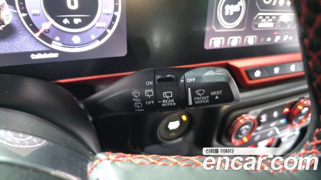 Jeep Wrangler 2022 — photo 34